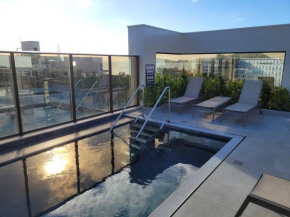 Apto novo 2 suítes, alto padrão, familiar, piscina aquecida no condomínio, 1 quadra mar